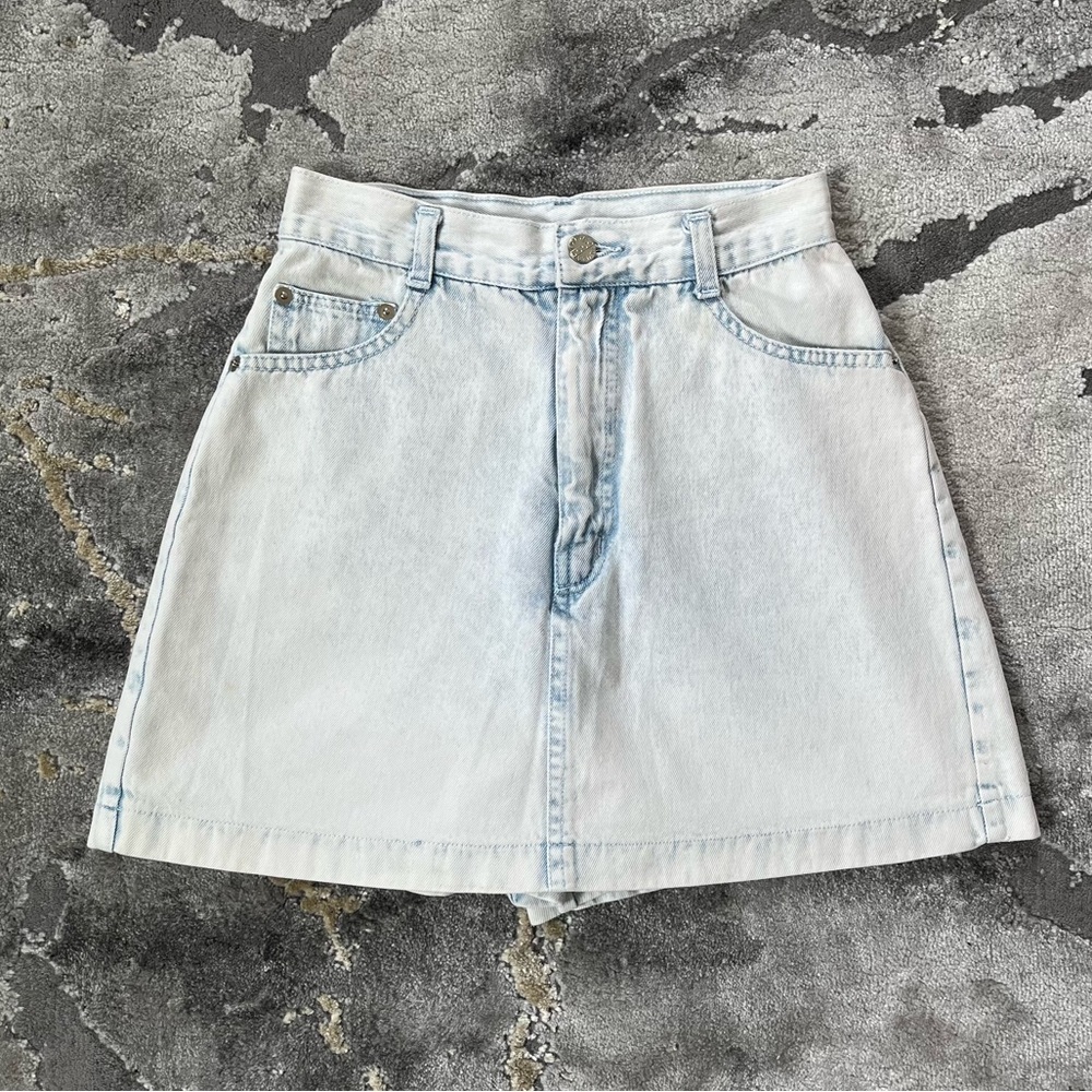 Rare vintage Extra Blues 90s light-wash denim skort 🤍🩵